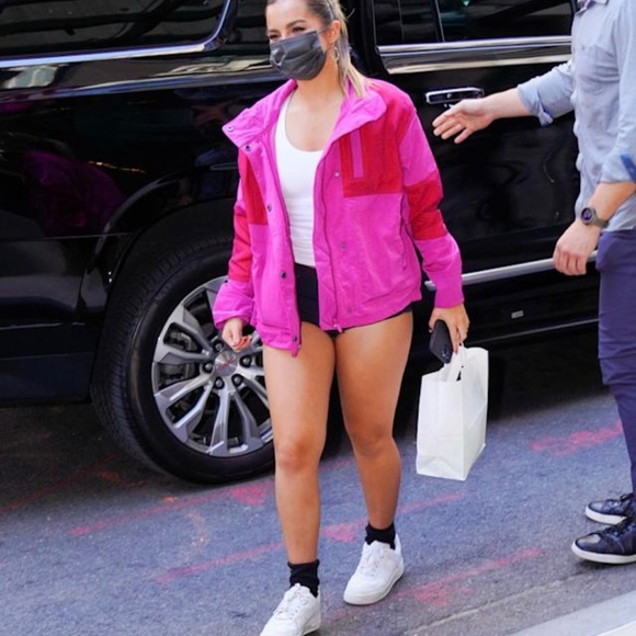 Lululemon Water Repellent Mesh Jacket sz6 fuchsia - Picture 3 of 10